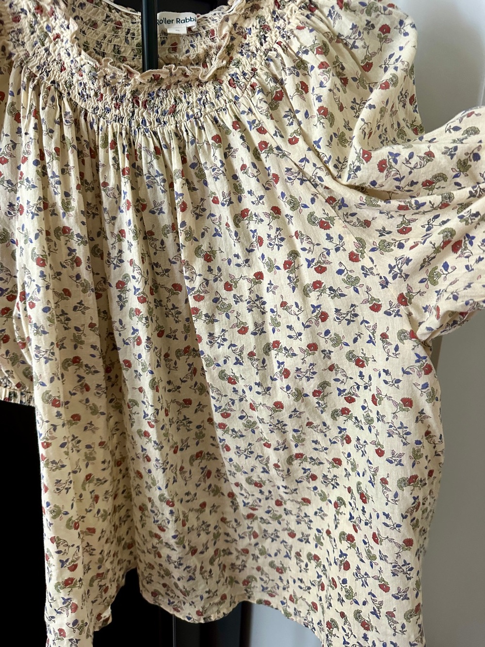 Roller Rabbit EUC Cream Blouse with Red and Blue Floral Print - Picture 3 of 6